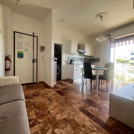 Apartment Aurora & Nicole Ideal Per Biker Con Terazza Vista Mare Parcheggio E Wi-Fi Gratuiti Pietra Ligure Ngoại thất bức ảnh