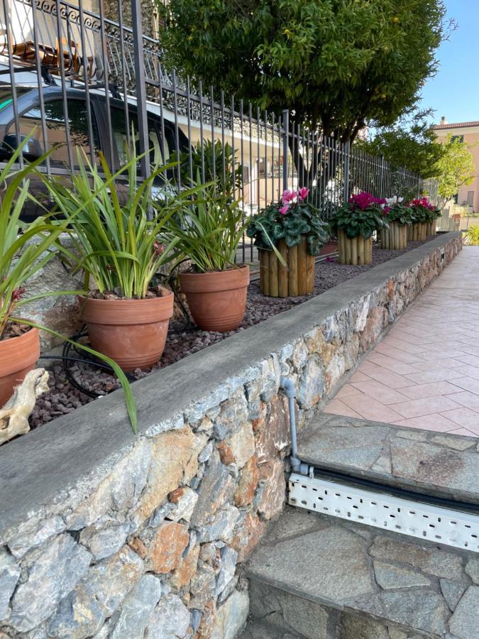 Apartment Aurora & Nicole Ideal Per Biker Con Terazza Vista Mare Parcheggio E Wi-Fi Gratuiti Pietra Ligure Ngoại thất bức ảnh