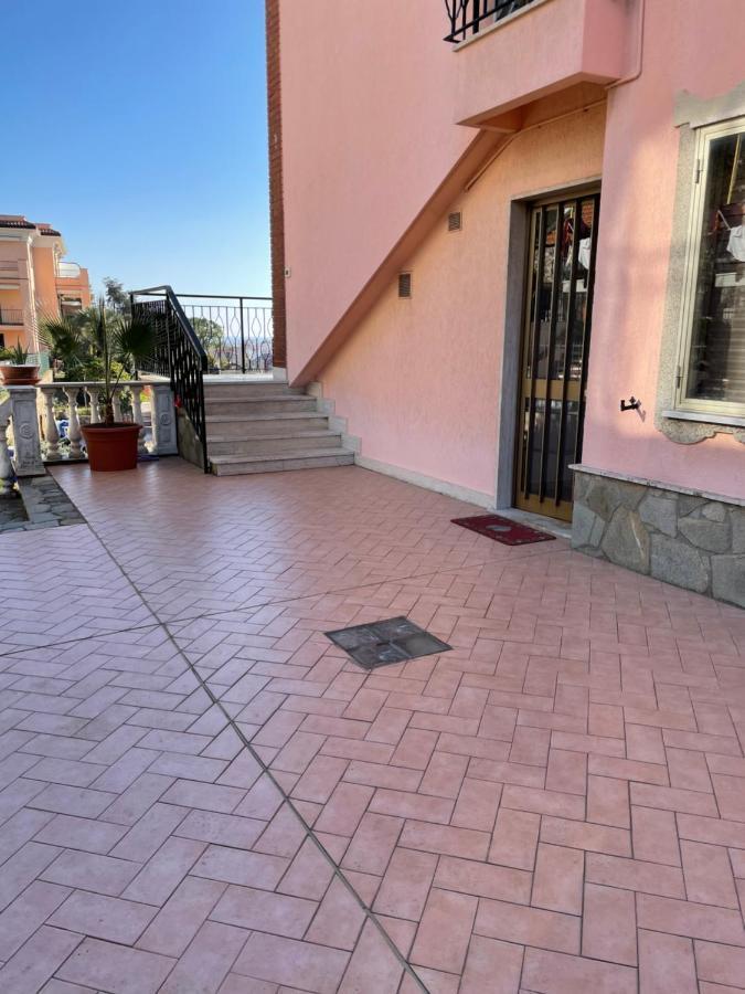Apartment Aurora & Nicole Ideal Per Biker Con Terazza Vista Mare Parcheggio E Wi-Fi Gratuiti Pietra Ligure Ngoại thất bức ảnh