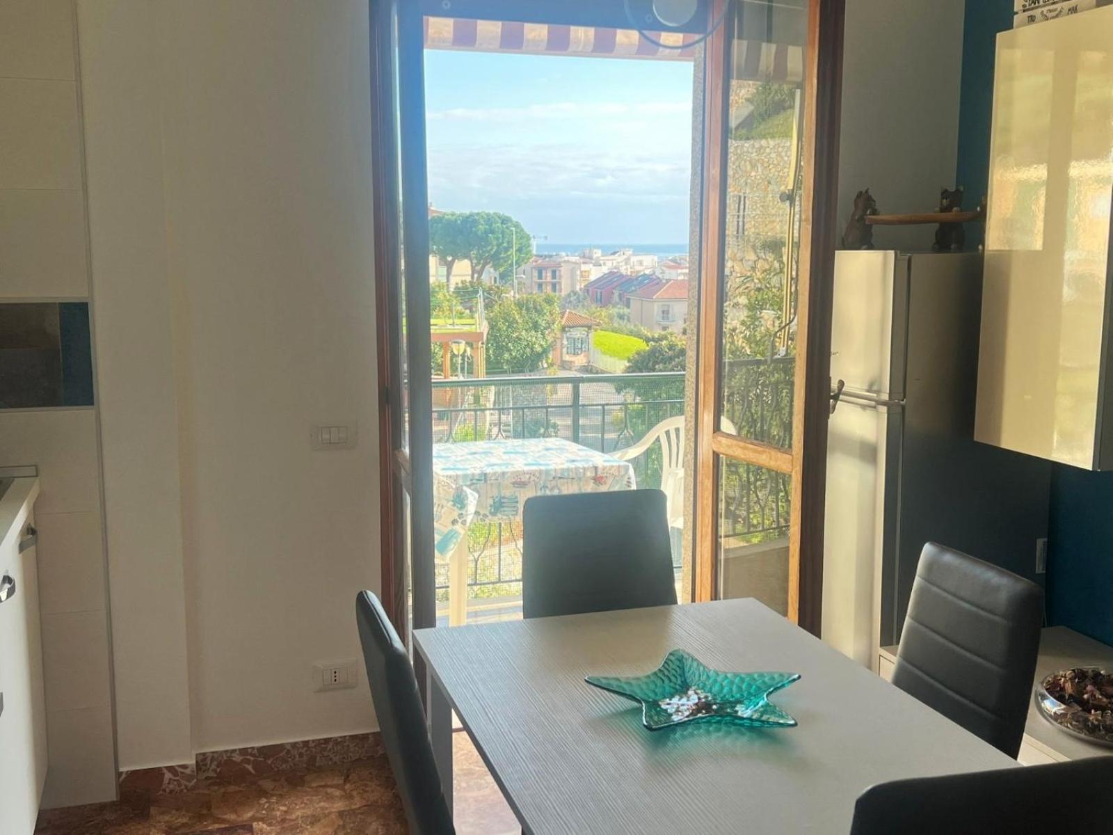 Apartment Aurora & Nicole Ideal Per Biker Con Terazza Vista Mare Parcheggio E Wi-Fi Gratuiti Pietra Ligure Ngoại thất bức ảnh