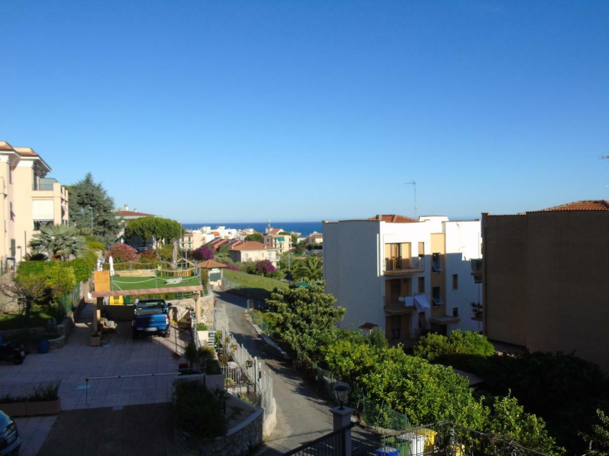 Apartment Aurora & Nicole Ideal Per Biker Con Terazza Vista Mare Parcheggio E Wi-Fi Gratuiti Pietra Ligure Ngoại thất bức ảnh