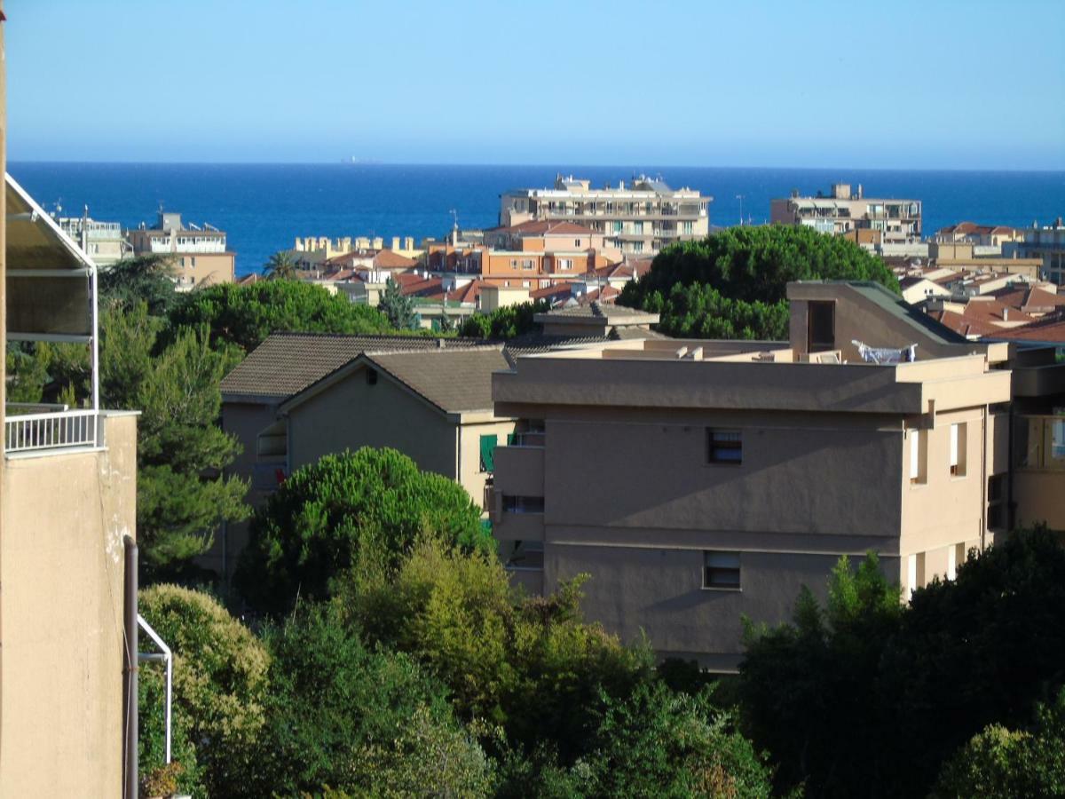 Apartment Aurora & Nicole Ideal Per Biker Con Terazza Vista Mare Parcheggio E Wi-Fi Gratuiti Pietra Ligure Ngoại thất bức ảnh
